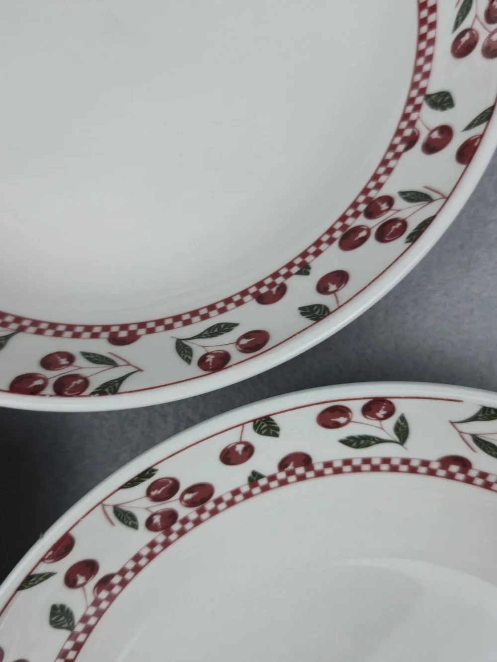 Oneida Majesticware Cherries Jubilee Bowls Set of 3